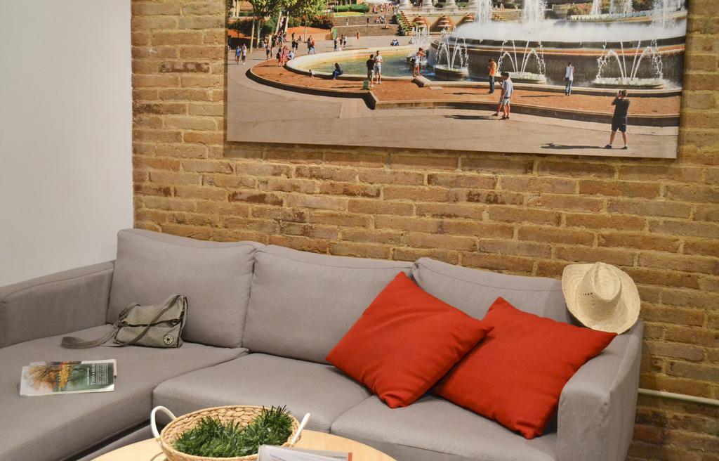 Happy People Plaza Espana Apartments Barcelona Zimmer foto